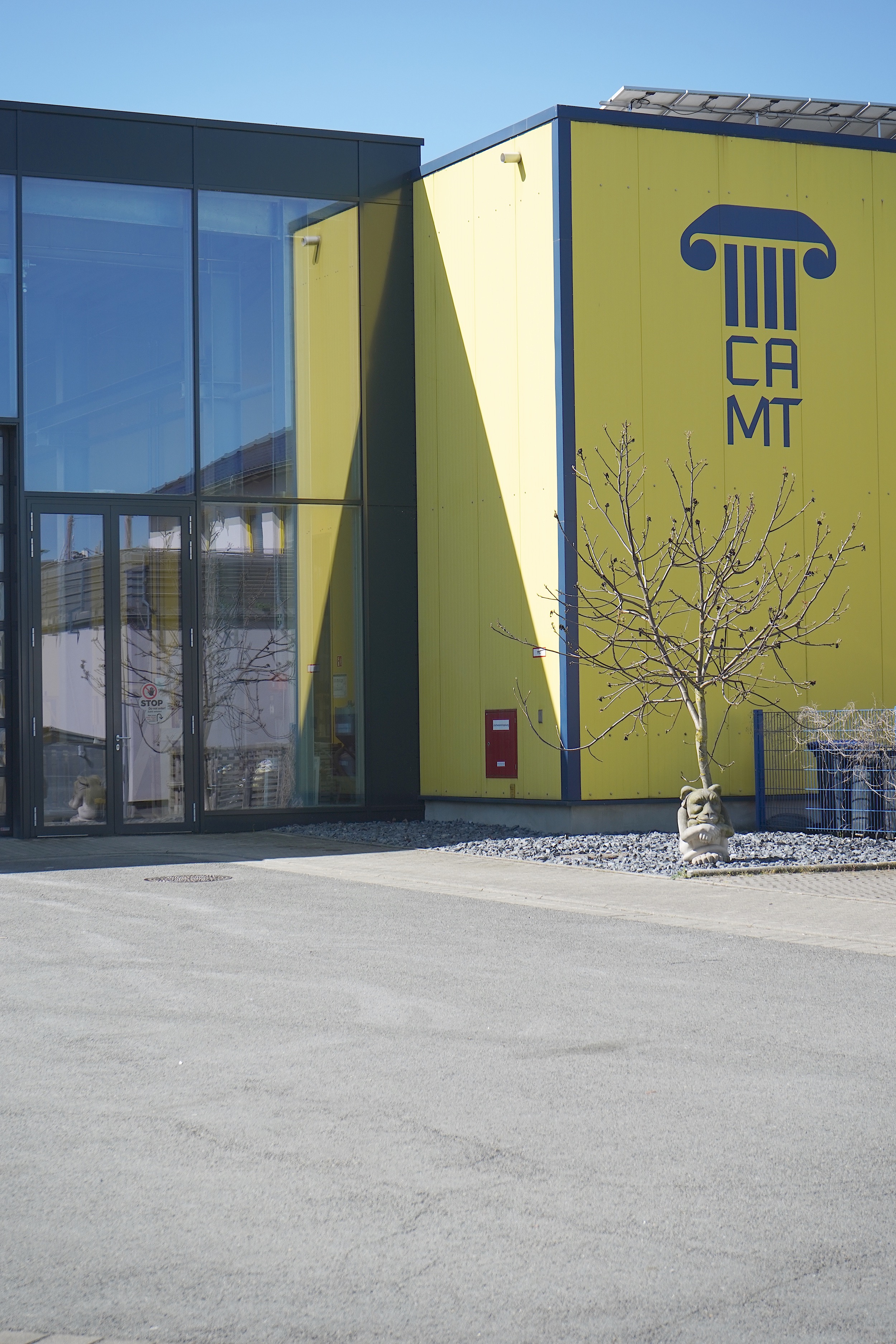 Camt-Steinbearbeitung-Riesa-Firmengebaeude-1