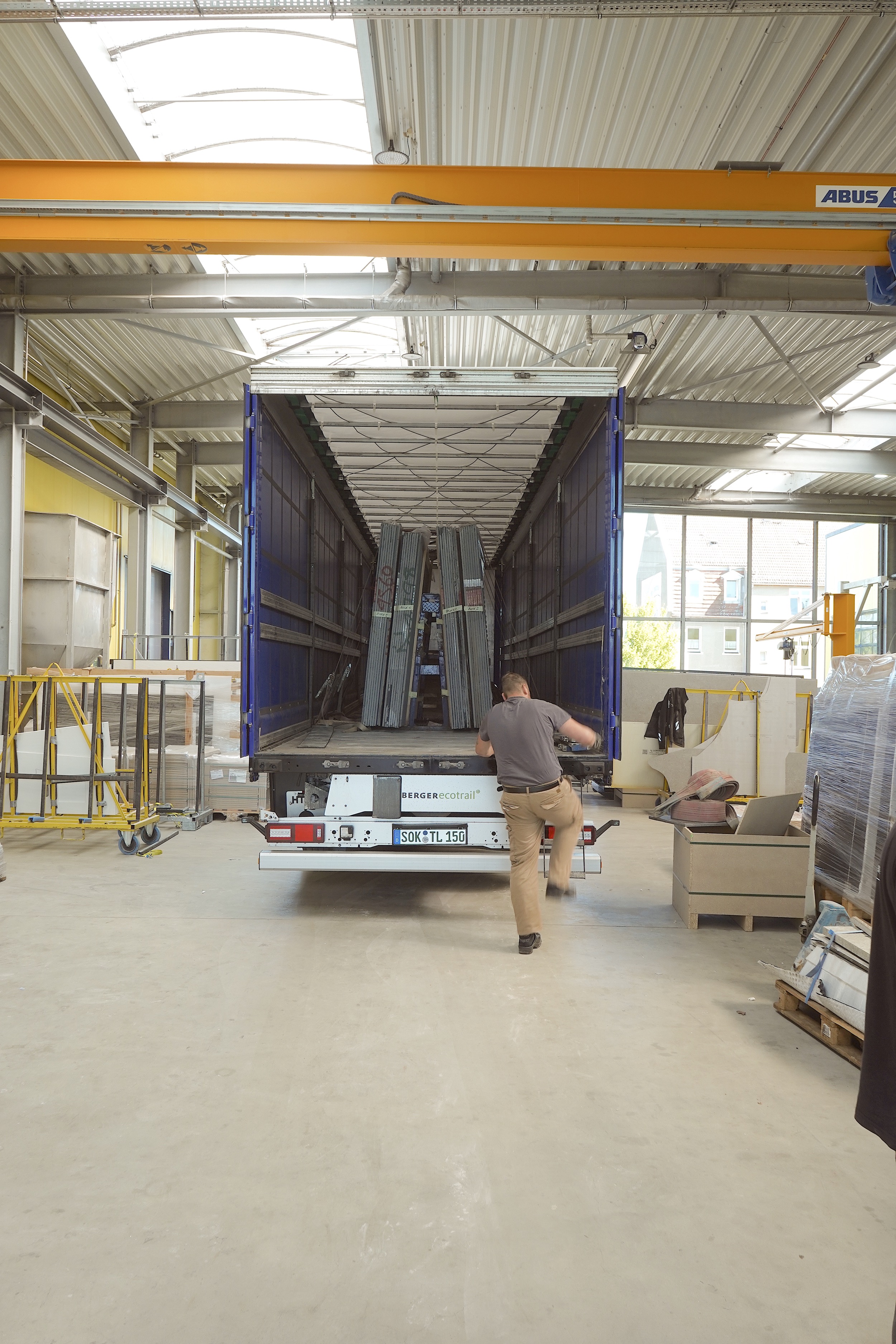 Camt-Steinbearbeitung-Riesa-transporter-2